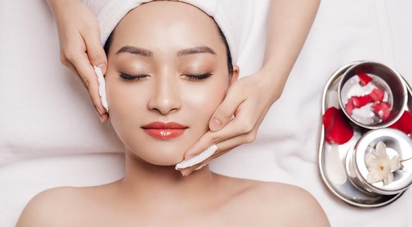 Cách chăm sóc da mặt thân thể hàng ngày từ chuyên gia